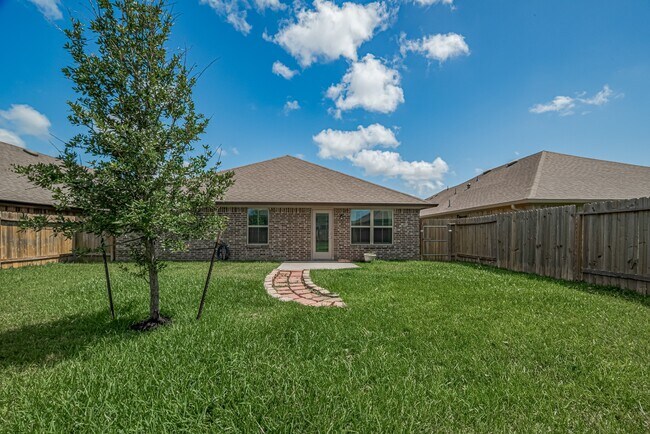 Building Photo - 5323 Vermilion Ct