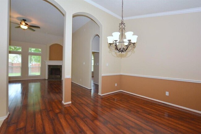 Building Photo - 1523 Stone Canyon Dr
