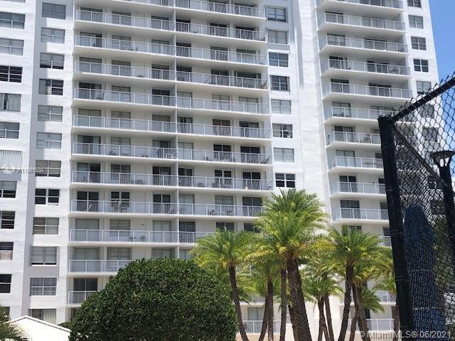 Building Photo - 2801 NE 183rd St