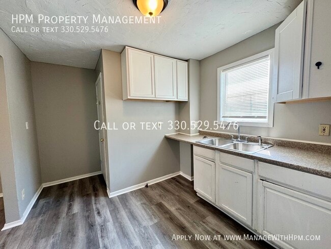 Building Photo - 1591 Bauer Blvd