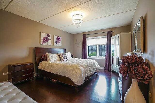 Building Photo - 8727 W Bryn Mawr Ave