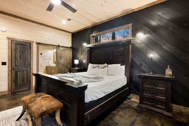 Building Photo - 222 Lost Creek Trl