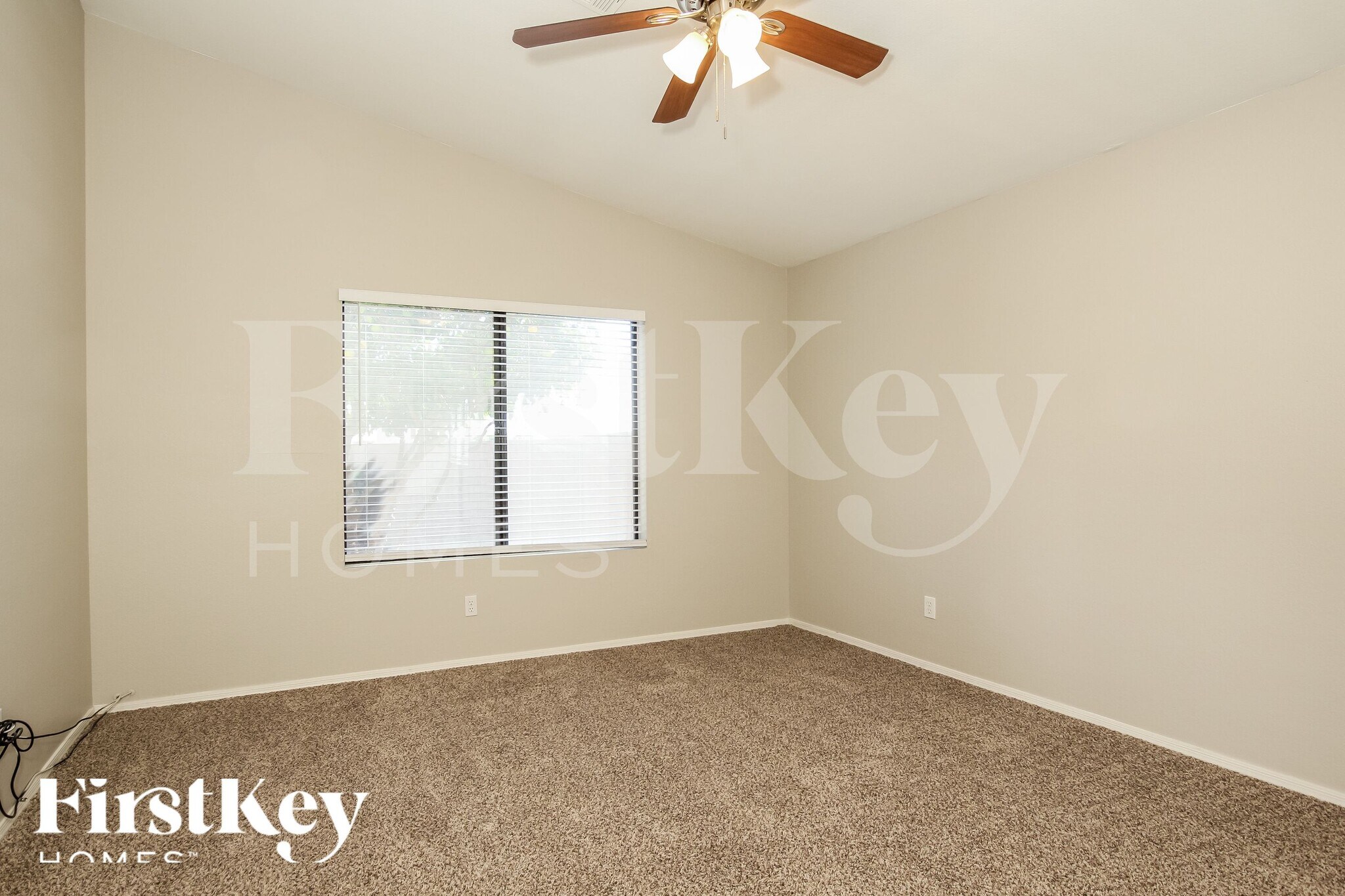 Building Photo - 14915 N 86th Dr