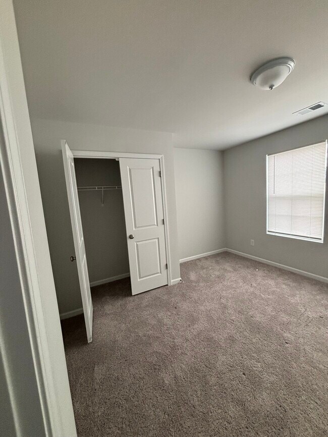 Building Photo - 364 Hardwick Dr