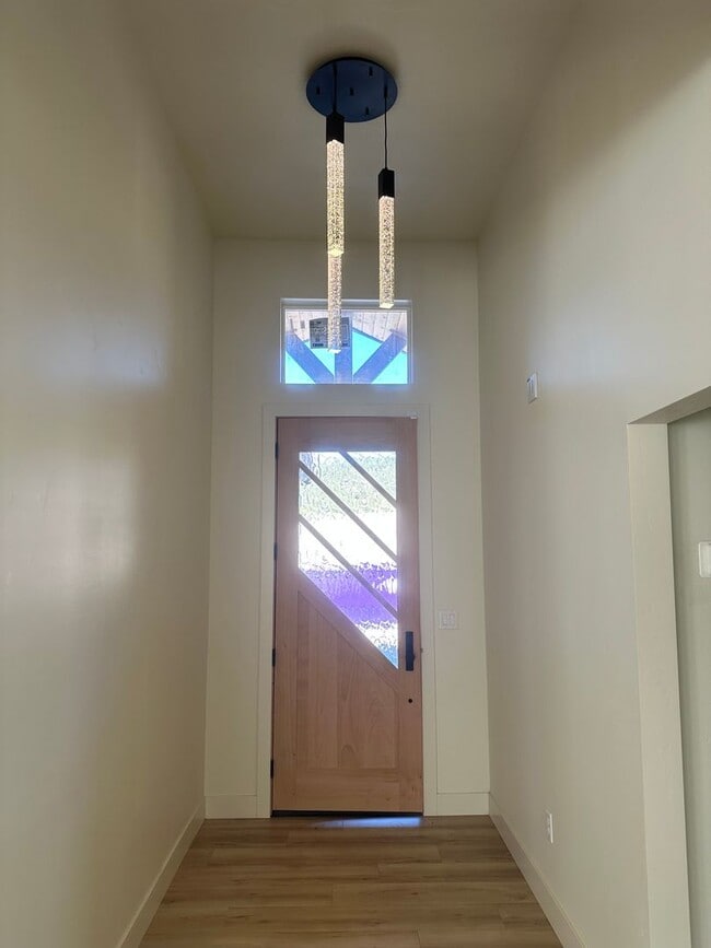 Building Photo - Beautiful New 4 Bedroom Home in Cedar City!