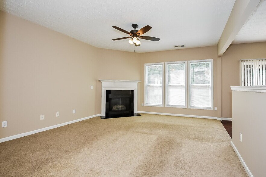 Building Photo - 934 Gardenia Curve