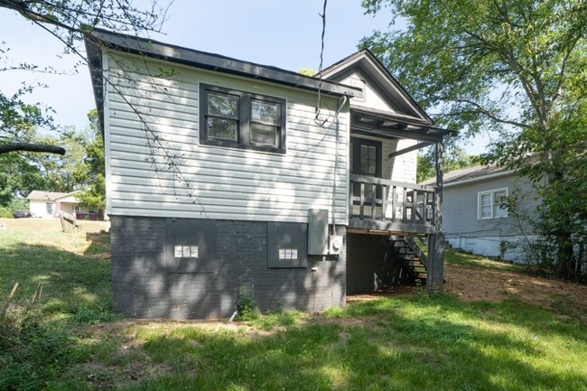 Building Photo - 1623 Holbrook Ave