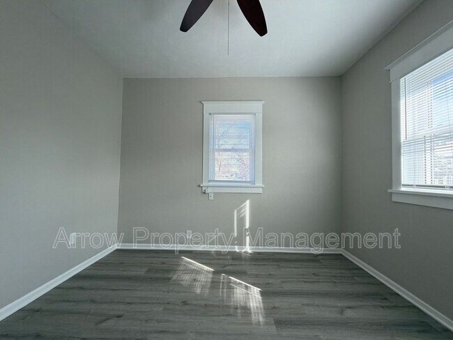 Building Photo - 130 N 27th St