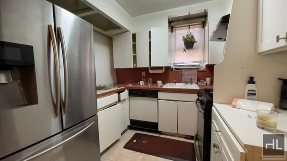 Building Photo - BRIGHT AND  LARGE 2  BEDROOMS RUGBY ROAD/P...