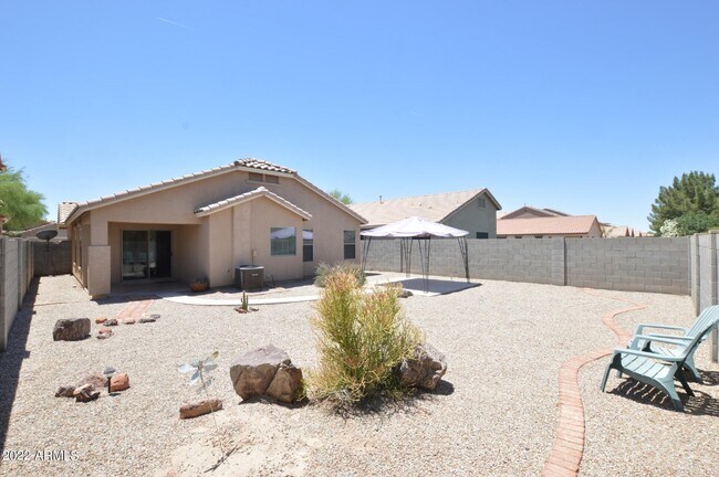 Building Photo - 45588 W Tulip Ln