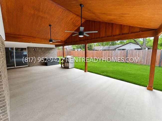 Building Photo - 12372 High Meadow Dr