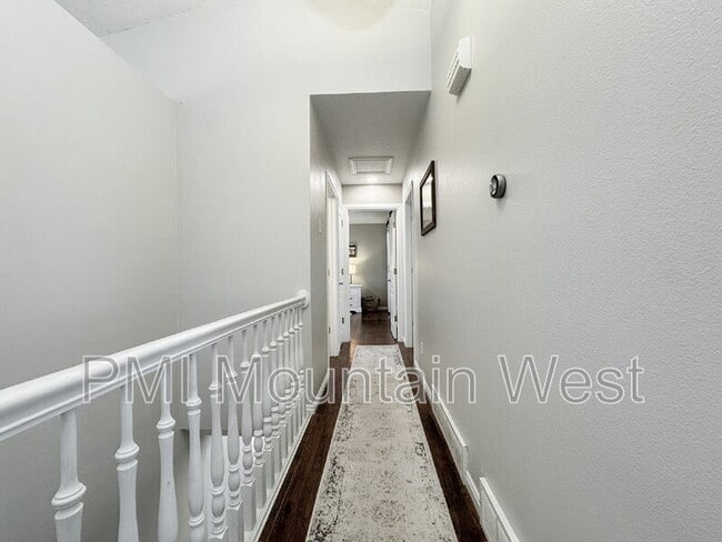 Building Photo - 484 E 900 N