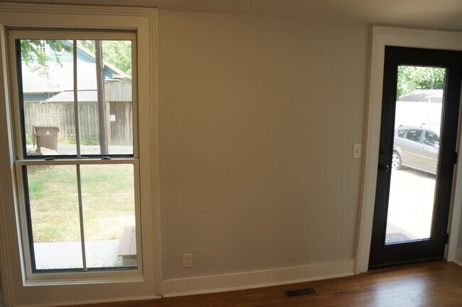 Building Photo - 712 Morgan St