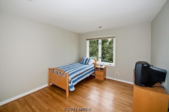 Building Photo - 10304 Snowpine Way