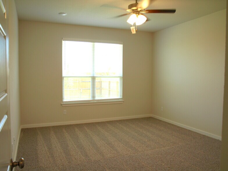 Building Photo - 4078 Estes Ct