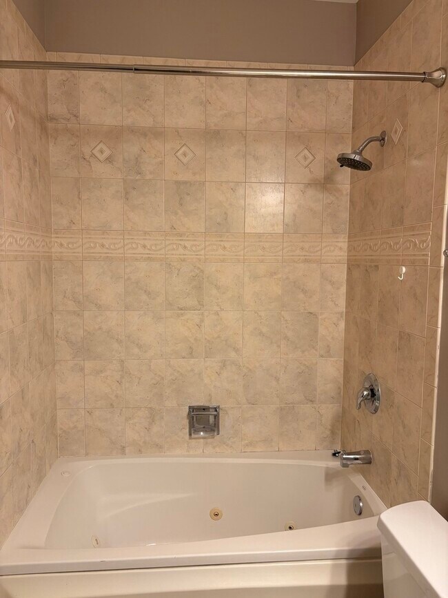 Building Photo - 5924 N Milwaukee Ave