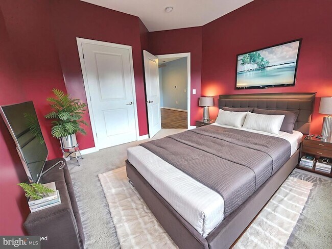 Building Photo - 2610 Sheridan Rd SE