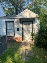 Building Photo - 632 S Graham St