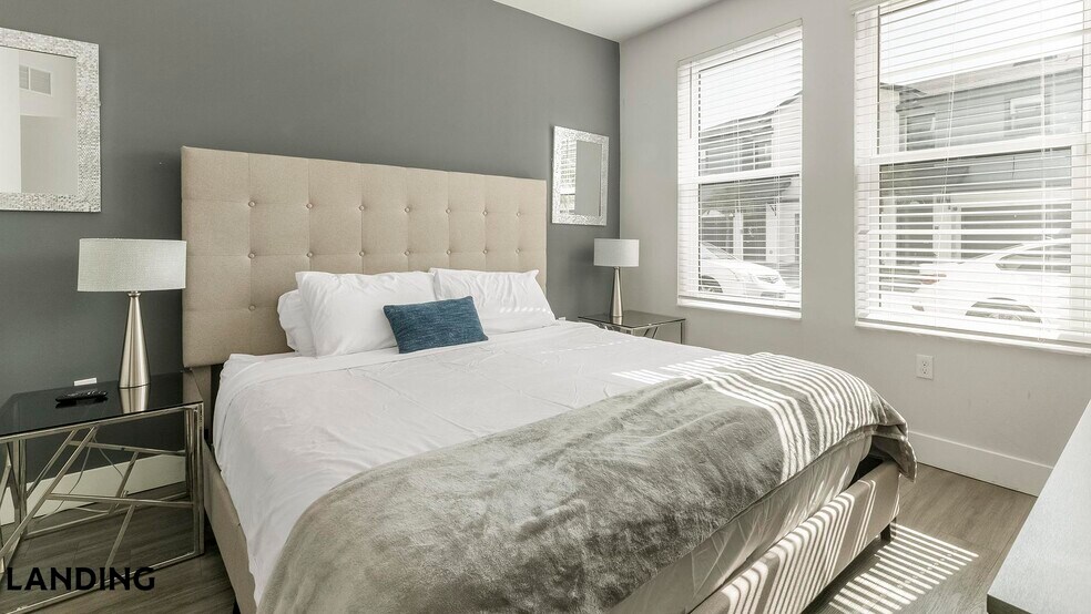 Building Photo - 4950 W Prescott St