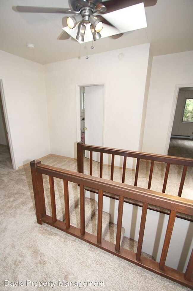 Building Photo - 5 br, 2 bath House - 10425 NE 124th ST
