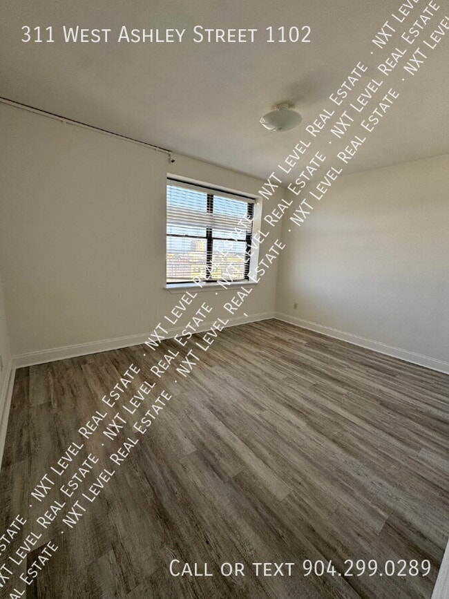 Building Photo - 311 W Ashley St