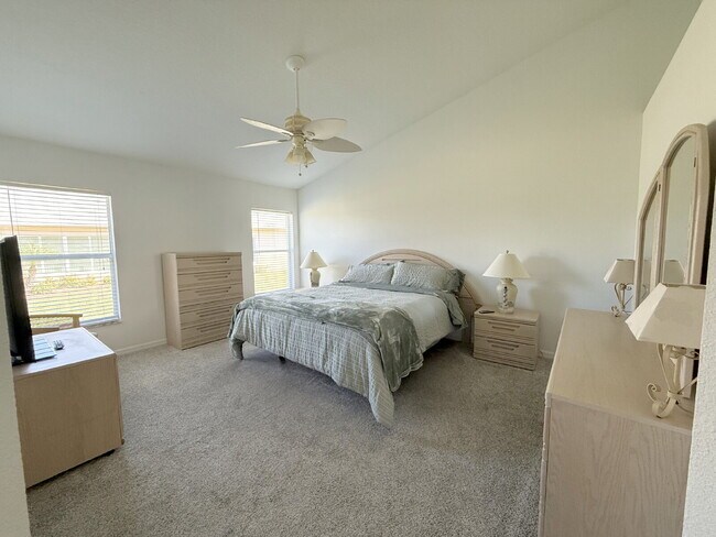 Building Photo - "Charming 3-Bed Oasis with 2 Full Baths in...