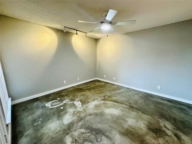 Building Photo - 3424 Willowrun Dr