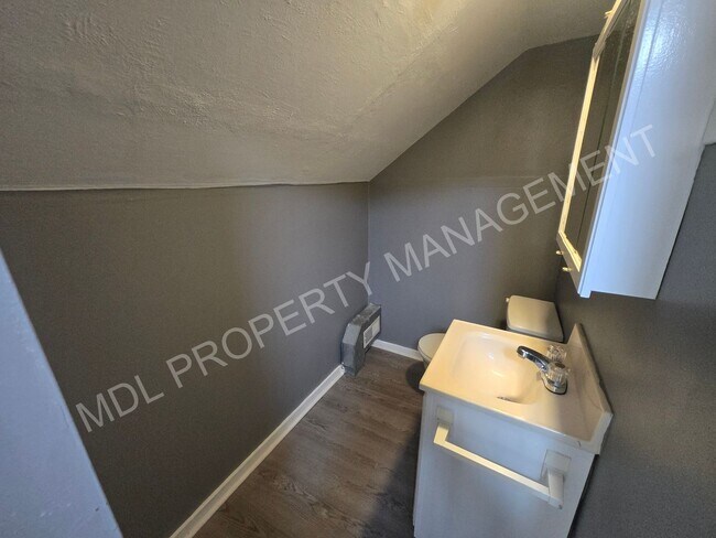Building Photo - 414 E Haley St
