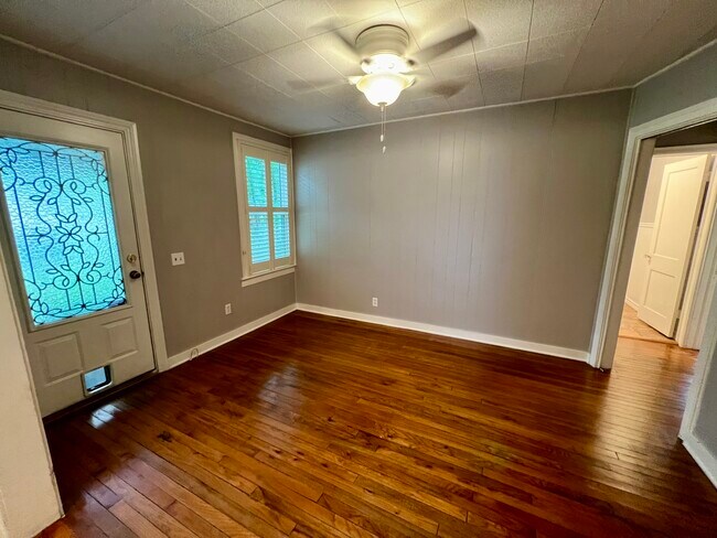 Building Photo - 171 Crenshaw St