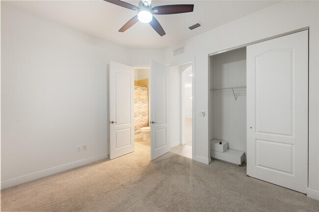 Building Photo - 9741 S Miralago Way