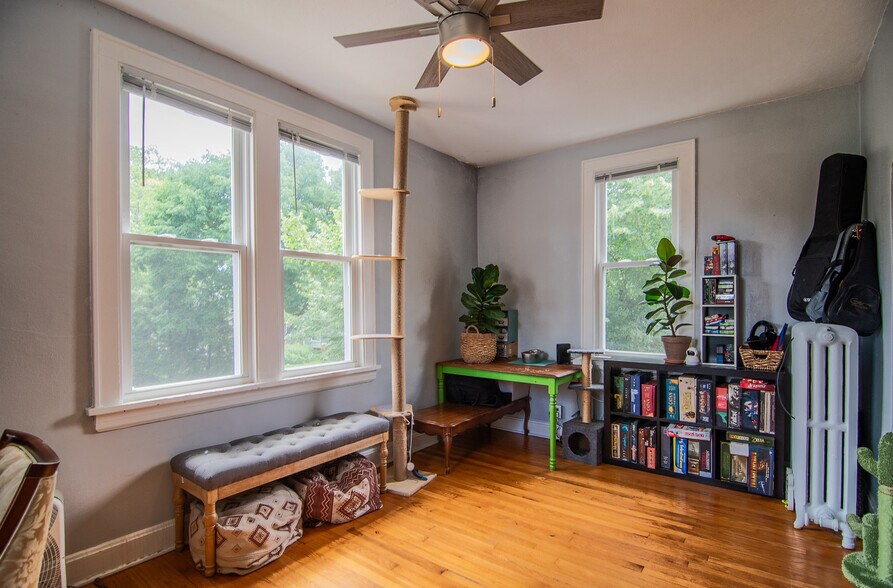 Building Photo - 5940 5th Ave