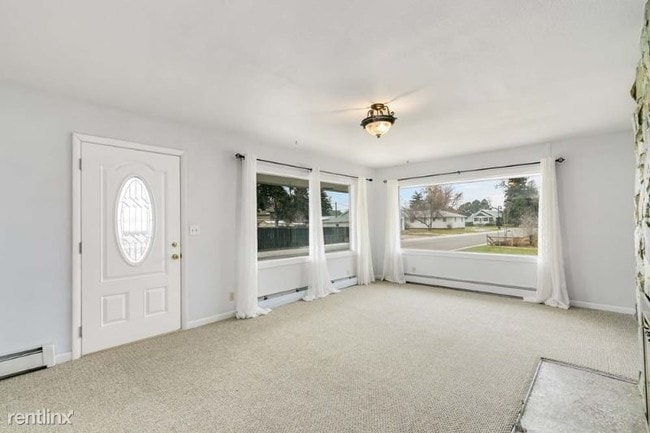 Building Photo - 4 br, 3 bath House - 4201 Main Street