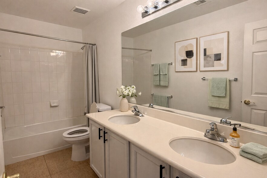 Building Photo - 618 Painted Cloud Pl