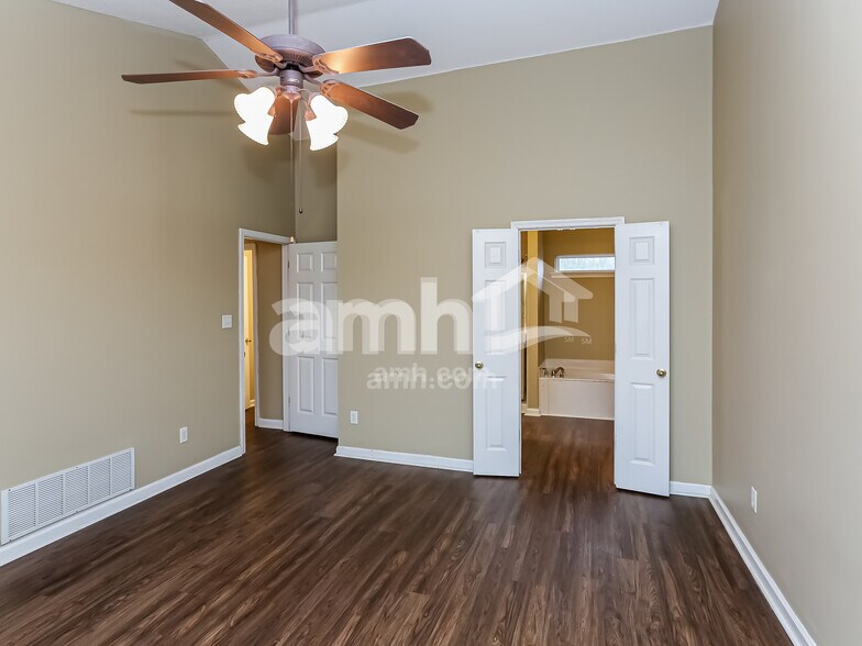 Building Photo - 11594 Milton Meadows Dr