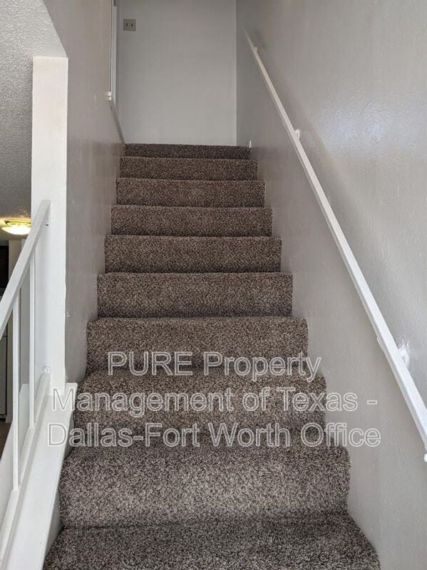 Building Photo - 901 S Mesquite St
