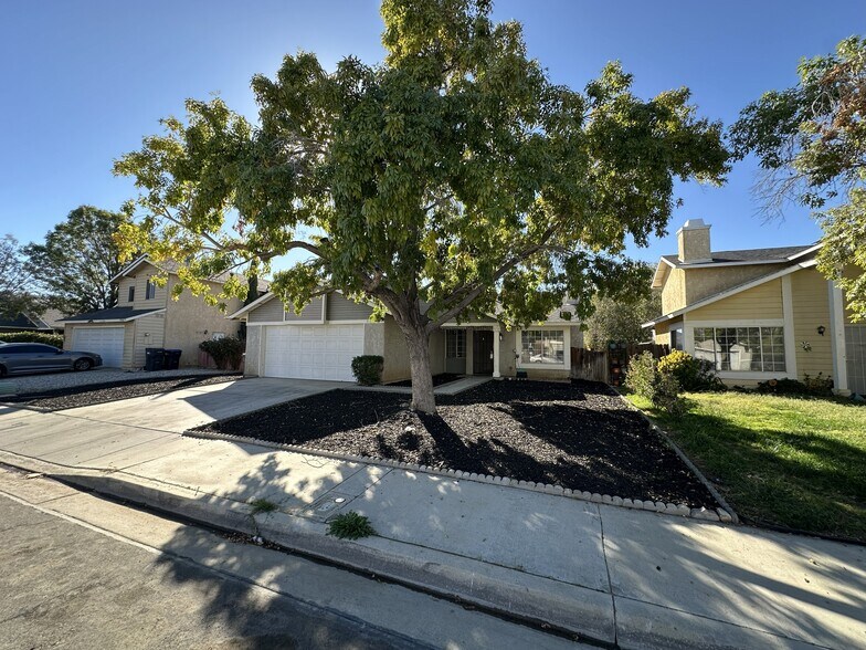 Building Photo - 4732 Katrina Pl