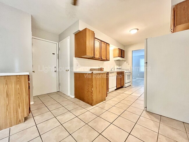 Building Photo - 1745 Dawes Ct SE