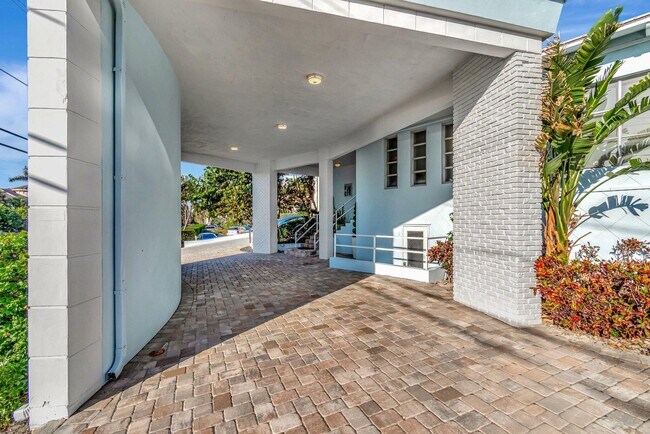 Building Photo - 2711 S Ocean Blvd