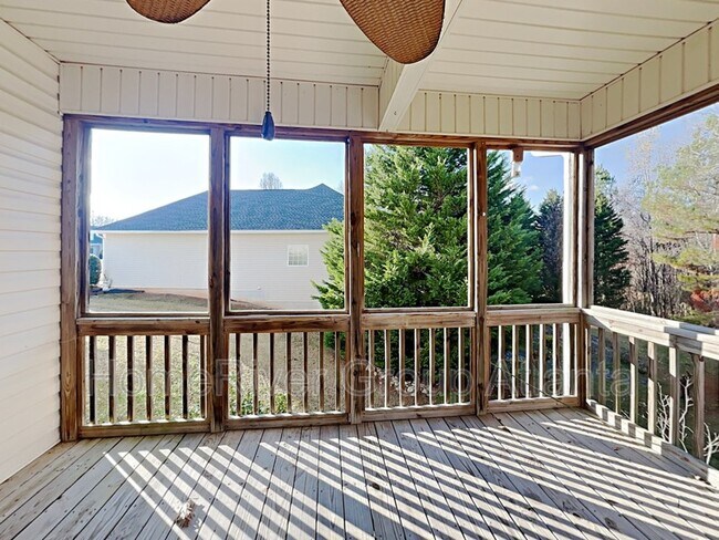 Building Photo - 115 Slippery Rock Ct