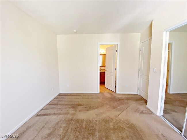 Building Photo - 7200 W Pirates Cove Rd