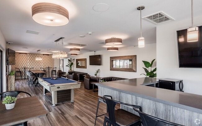 Interior Photo - NOHO5500