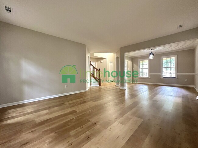 Building Photo - 2849 Crossings Dr