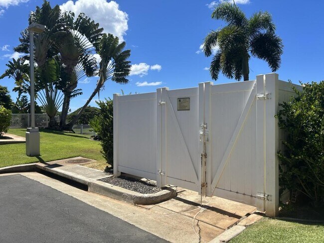 Building Photo - 92-1459-1459 Aliinui Dr