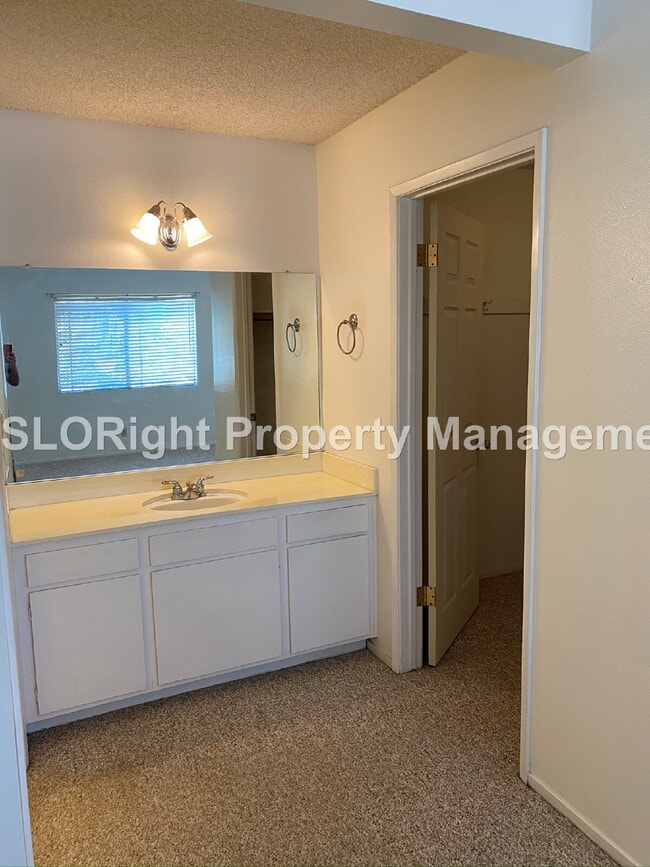 Building Photo - AVAILABLE SEPTEMBER- 2 Bedroom/ 2 Bathroom Condo In Laguna Lake Area