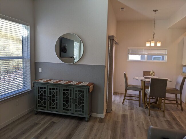 Building Photo - FULLY FURNISHED 3 Bed Luxury End Unit Townhome backs to Nature