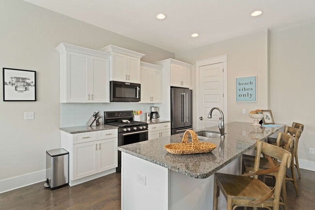 Building Photo - 374 Gulfview Cir