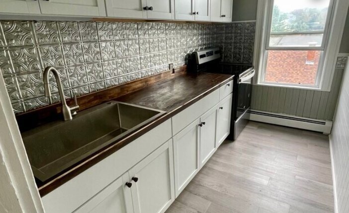 Building Photo - 576 Providence St