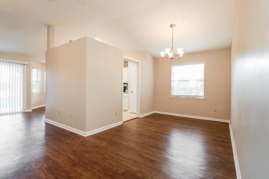 Building Photo - 449 Baybrook Dr