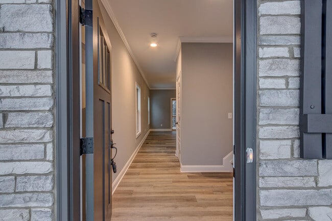 Building Photo - 187 Westwoods Dr