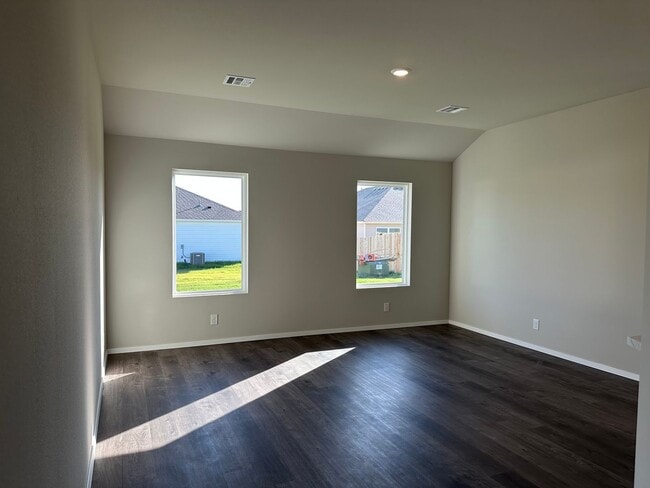 Building Photo - Brand-new 3 bedroom, 2 bath home located i...